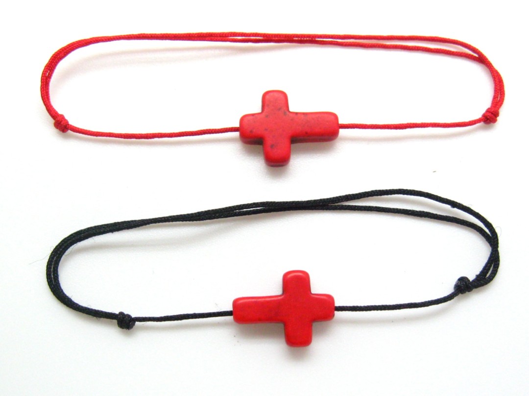 Bracelet cordon croix