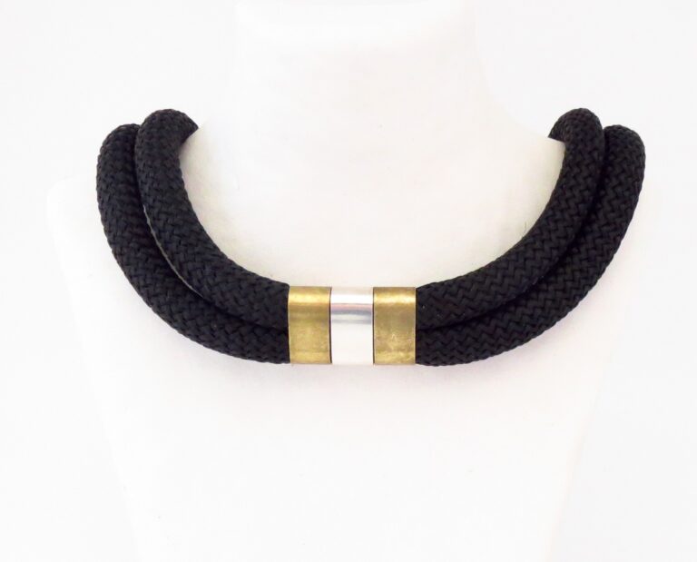 p_2_3_0_9_2309-Collier-Zack