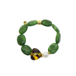 Bracelet Gabrielle perles vert olive et cœur léopard