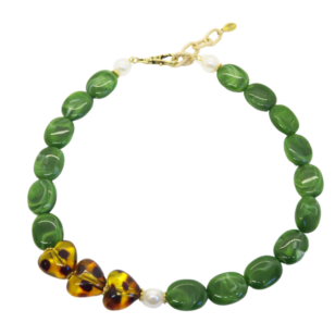 Ras de cou Gabrielle perles olive et cœurs léopard