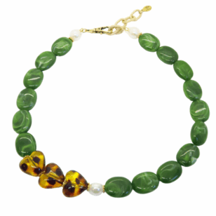 Ras de cou Gabrielle perles olives et cœurs léopard