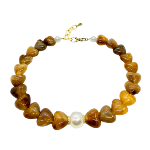 Ras de cou Gabrielle cœurs miel et perles blanches