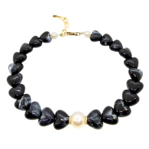 Ras de cou Gabrielle cœurs noirs et perles blanches