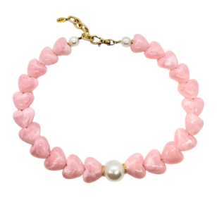 Ras de cou Gabrielle cœurs roses et perles blanches